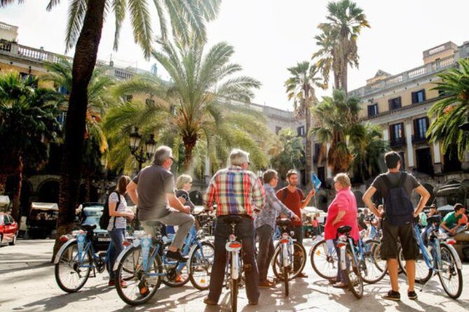 Historical and Modernist Bike Tour Barcelona - Stop 1: Barri Gòtic (Gothic Quarter) with free access