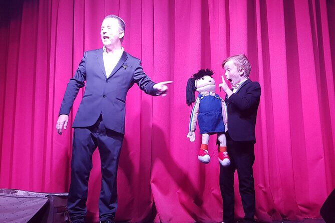 House of Illusion Magic Show with Drinks - Getting In: Houdini Bar, Terrace Waiting, and Mobile Tickets