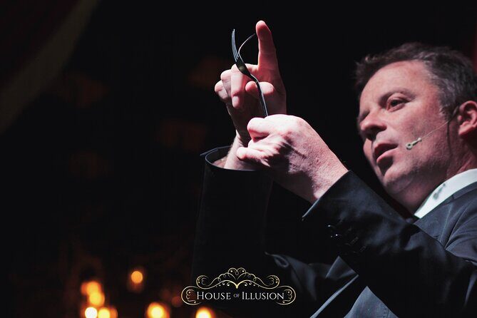 House of Illusion Magic Show with Drinks - Value for Money in Tarragona: Is $51.94 a Fair Deal?