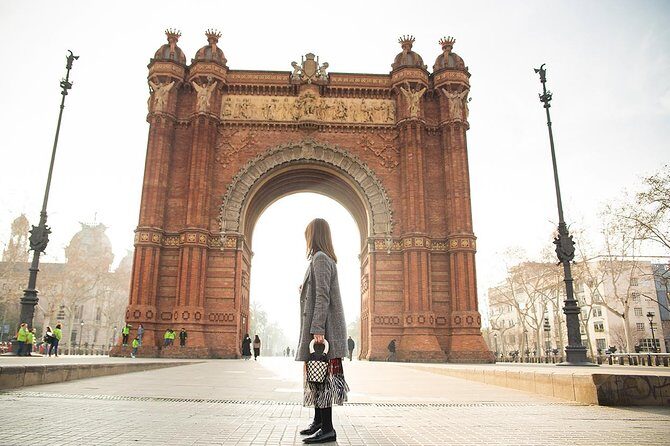 Instagram Photoshoot Tour in Barcelona - Arc de Triomf: quick, iconic, and great for classic frames