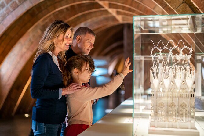 La Pedrera-Casa Mila Admission Ticket with Audioguide - Entering La Pedrera: the lobbies and courtyards that make Gaudí feel alive