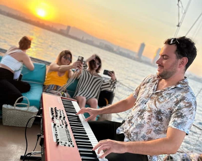 Live Music & Sunset Wooden Boat in Barcelona - Live Music on Deck: Chill Out Sound with Real Personality