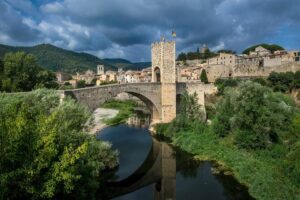 Medieval Three Villages Small Group Day Trip from Barcelona - Starting near Palau de la Música: easy meeting, clear start