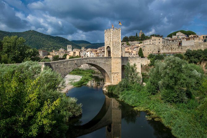 Medieval Three Villages Small Group Day Trip from Barcelona - Starting near Palau de la Música: easy meeting, clear start