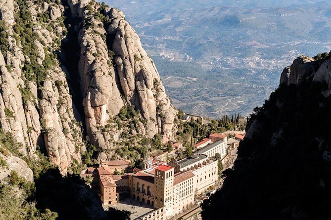 Montserrat Lunch & Wine at Farmhouse Small Group from Barcelona - Getting to Montserrat from Barcelona: the Diagonal drive and what to watch for