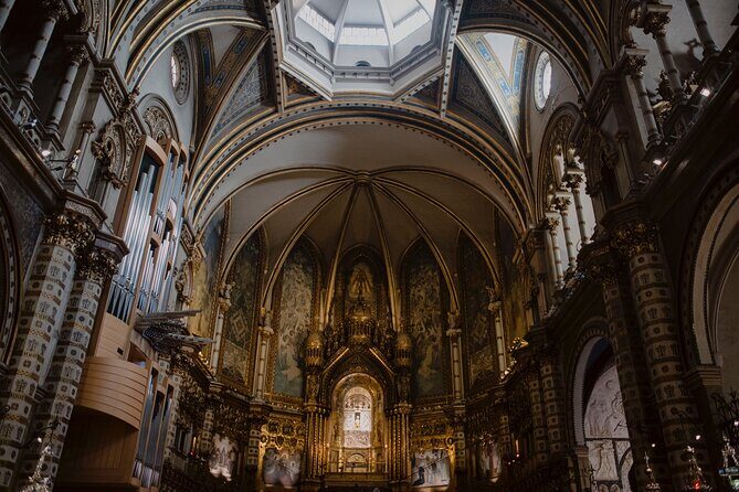 Montserrat Monastery Half Day Experience from Barcelona - Abadia de Montserrat and the Basilica: Where Timing and Ticket Choice Matter