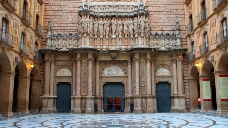 Montserrat: Morning or Afternoon Half-Day Trip with Pickup - Montserrat National Park photo stop and short walk