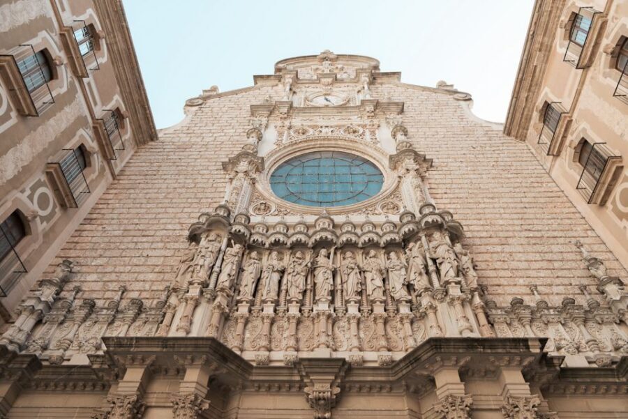 Montserrat: Morning or Afternoon Half-Day Trip with Pickup - Should you book this Montserrat half-day tour?