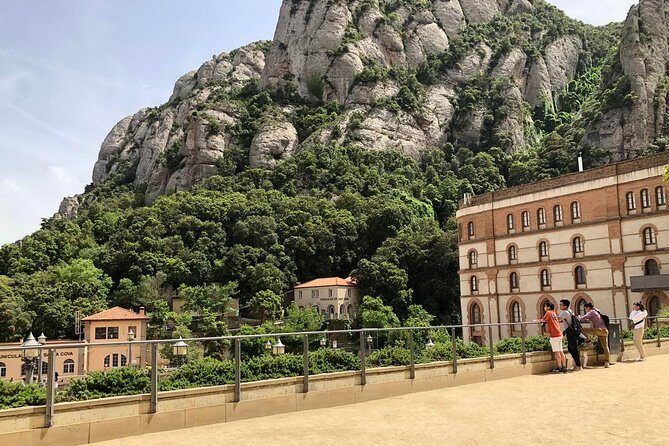 Montserrat Private Tour from Barcelona with Pick-up - Free time at the gift shop and the monk liqueurs tasting