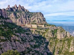 Panoramic Barcelona and Montserrat with Cog-Wheel Train - Meeting point and how to start without stress