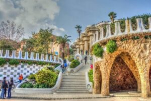 Park Guell and Sagrada Familia Private Tour with Hotel pick-up - Barri Gòtic stroll: narrow lanes, Roman/medieval layers, and the squares that matter