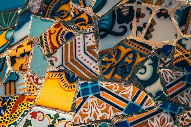 Park Guell Guided Group Tour with Optional Sagrada Familia - Meeting point reality: the one place you should triple-check