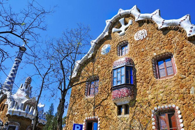 Park Guell Guided Tour with Skip the Line Tickets - Urban Skyline Views: The viewpoint with 3 crosses