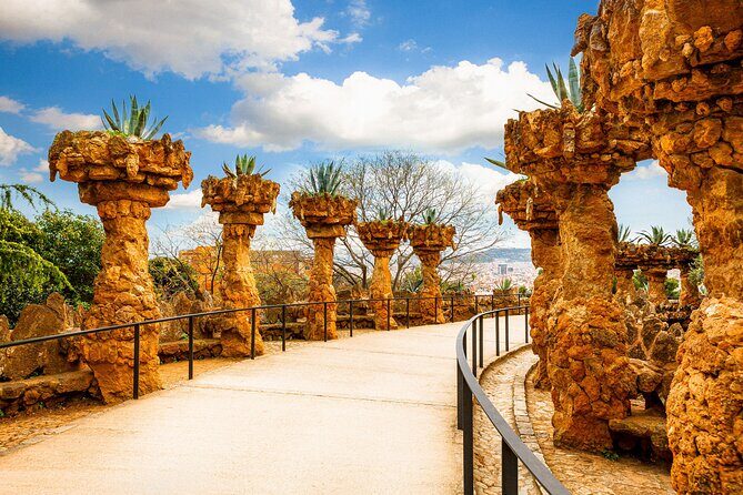 Park Güell Skip-the-Line Guided Tour Barcelona - Crowds, timing, and the pace you should plan for