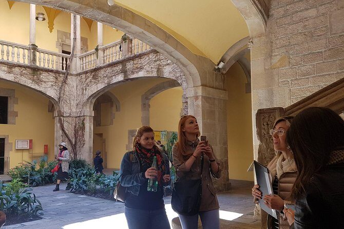 Private Barcelona Old Town and Gothic Quarter Walking Tour - Barri Gòtic: the Gothic Quarter’s mix of past and present