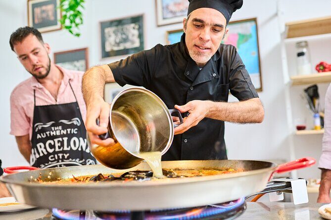 Private Paella Cooking Class and Market Visit with Personal Chef - Tapas and sangria: the lesson starts before the stove