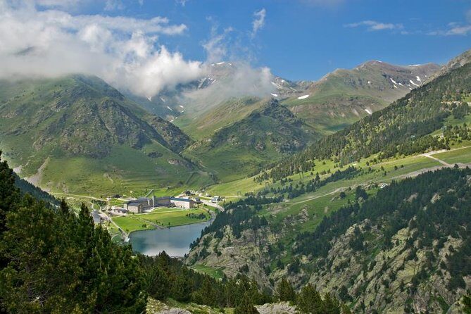 Pyrenees & Medieval Towns Small Group Tour from Barcelona - From Palau de la Música to the Pyrenees: why this day plan works