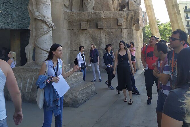 Sagrada Familia English Guided Tour & Optional Tower Access - Why this Sagrada Familia tour is a smart way in
