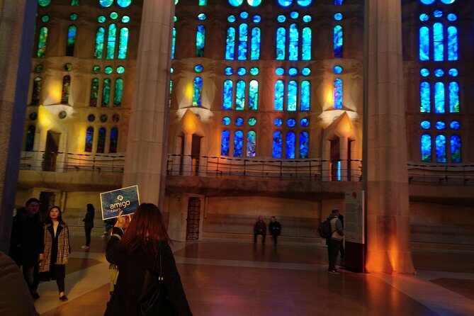 Sagrada Familia English Guided Tour & Optional Tower Access - Time after the tour: where to linger without getting stuck