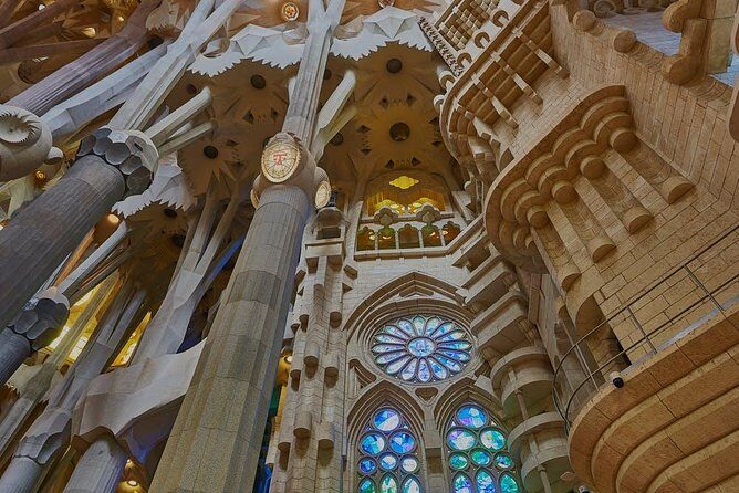 Sagrada Familia Evening Private Tour with Expert Guide - Why the Evening Timing Works at Sagrada Família