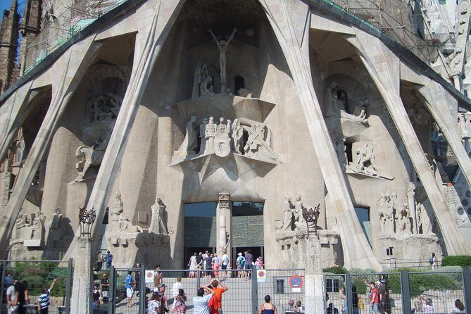 Sagrada Familia Evening Private Tour with Expert Guide - Price: Is $82.27 a Good Deal for This Kind of Entry?