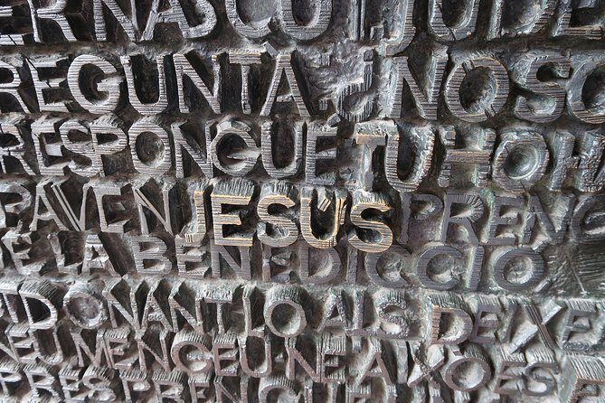 Sagrada Familia Evening Private Tour with Expert Guide - Timing Tips: How to Choose the Best Start (and Not Get Trolled by the Clock)