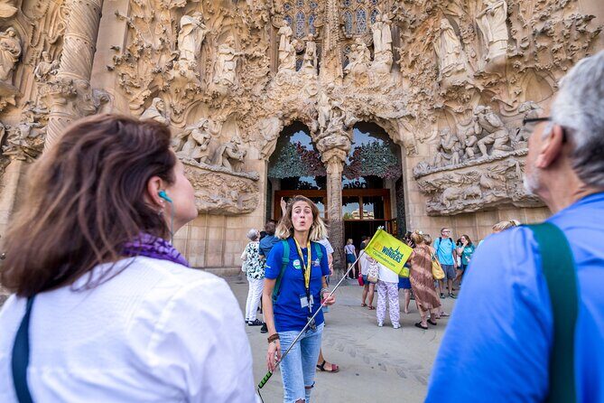 Sagrada Familia Guided Tour with Skip The Line Access - Skip-the-line entry at a basilica that’s still under construction