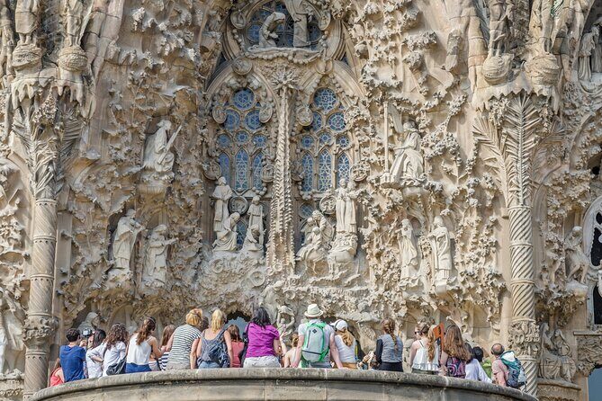 Sagrada Familia Guided Tour with Skip the Line Ticket - Free Time Inside: How to Use It Without Getting Lost