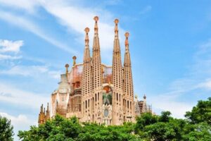 Sagrada Familia & Montserrat Private Tour with Hotel pick-up - Down to the coast: Columbus Monument, Port Vell, and modern overlays