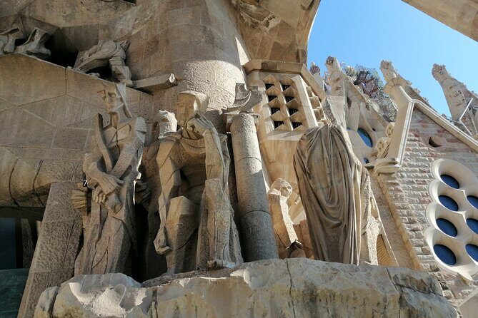 Sagrada Familia Skip The Line Guided Group Tour with Options - Group Size + Headsets: The Difference Between Hearing and Guessing
