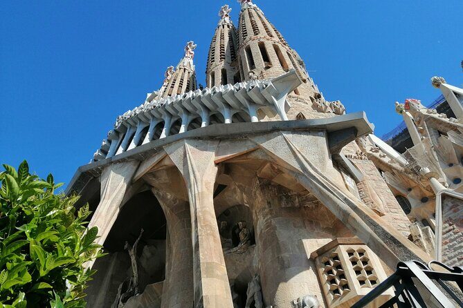 Sagrada Familia Skip The Line Guided Group Tour with Options - The Sagrada Familia Visit: Nativity Façade to Central Aisle