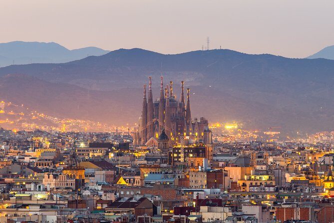 Sagrada Familia Skip the Line Tour Optional Small Group - Why the Sagrada Familia story clicks better with a guide
