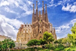 Sagrada Familia: Small Group Tour, hotel pick-up with Fast-Track - The Sagrada Familia entrance: Skip-the-line really means time