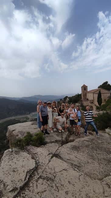 Salou: Siurana Medieval Village Guided Tour w/ Hotel Pickup - Why the guide’s role matters when you have free time