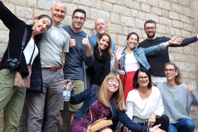 Sip, Sites & Bites Barcelona Food, Drinks & History Tour - Meeting point, walking pace, and what to bring for a smooth evening