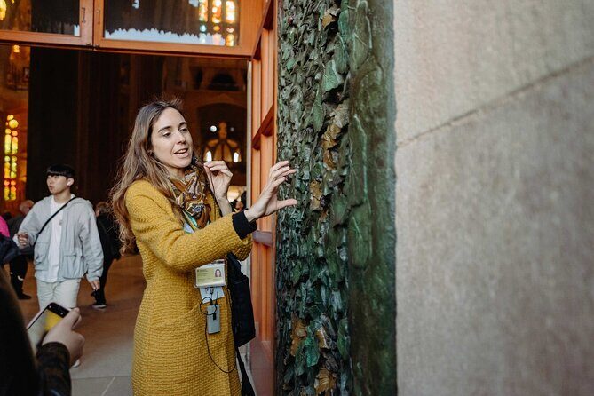 Skip the Line Sagrada Familia Guided Tour & Optional Cava Upgrade - Why this Skip-the-Line Sagrada Familia Tour Saves Your Barcelona Time