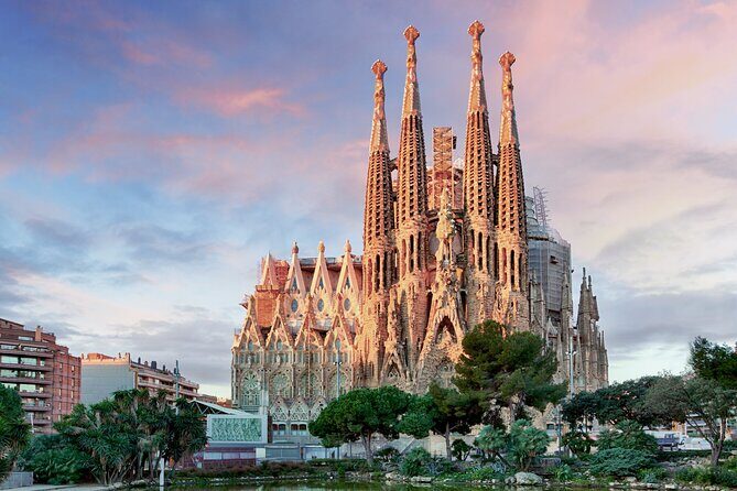Skip the Line Sagrada Familia Guided Tour & Optional Cava Upgrade - Museum Highlights and Gaudí’s Crypt: The Story’s Last Chapter