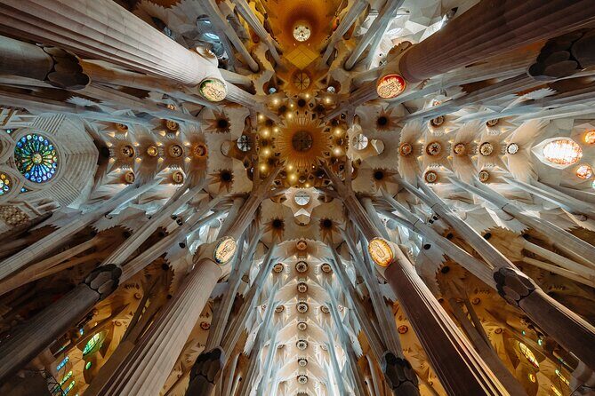 Skip the Line Sagrada Familia Guided Tour & Optional Cava Upgrade - Group Size, Timing, and Headphones: How to Avoid Common Stress