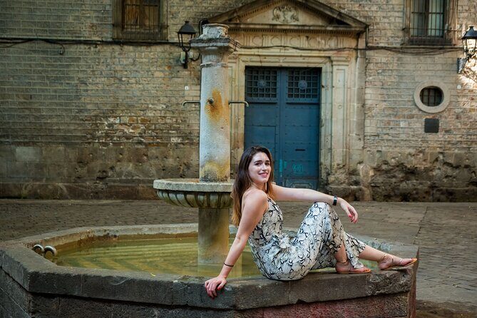 Sunny Barcelona Photoshoot - Stop 4: Arc de Triomf—Portraits With a Big Finish
