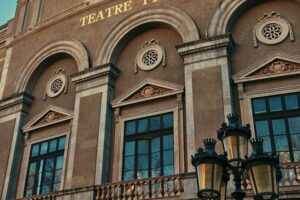 The Ultimate Old Town Tour in Barcelona - Boqueria Market on foot: What to watch and what to skip