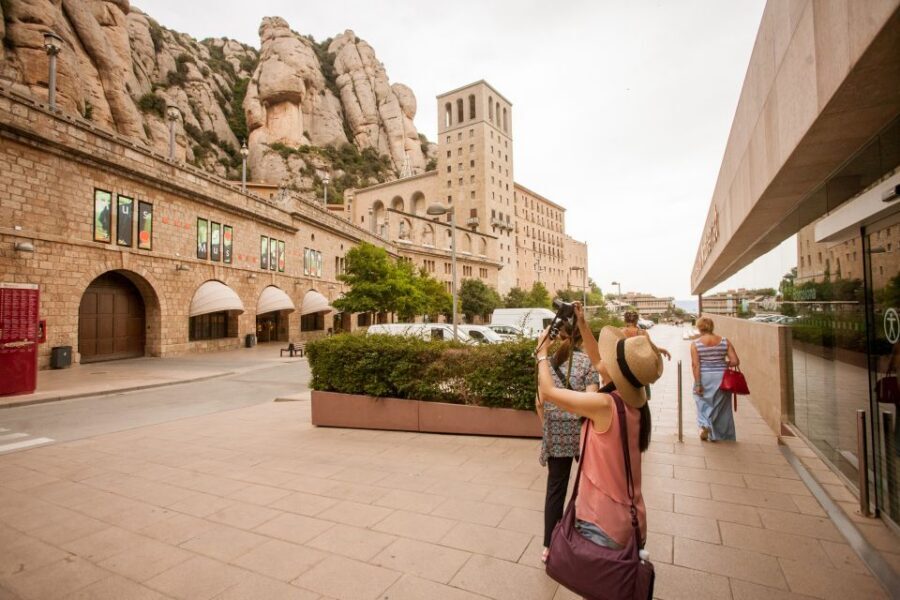 Trans Montserrat: Return Ticket and Audiovisual Exhibit - Timing strategy: beat the crowds and keep your day flexible