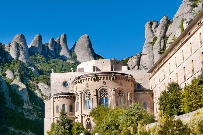 Transfer to Montserrat Monastery from Barcelona - English support and how the trip actually feels