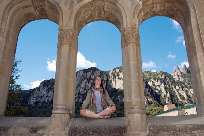 Transfer to Montserrat Monastery from Barcelona - Santa María de Montserrat: getting the essentials in 30 minutes