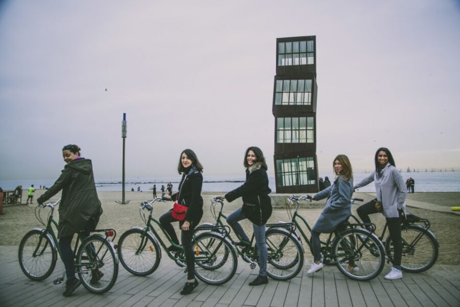 Unusual Barcelona Bike Tour in French - Group Size, Pace, and Who This Tour Suits Best
