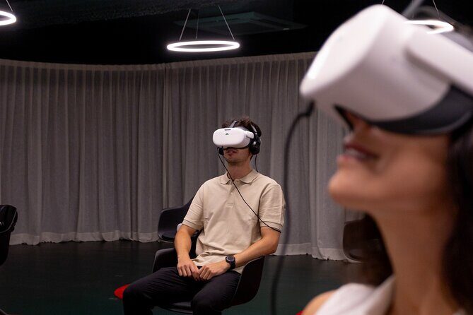White Rabbit Museum: The Best Immersive Experience in Catalonia - Catalan culture inside the art: Sant Jordi and human towers